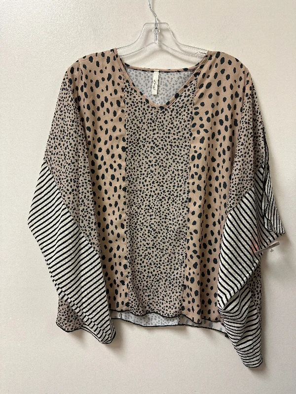 Top Short Sleeve By Clothes Mentor In Animal Print, Size: M