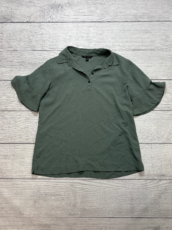 Top Short Sleeve By Banana Republic In Green, Size: M