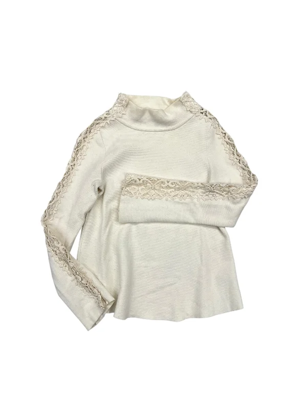 Top Long Sleeve By Knitted And Knotted In Cream, Size: S