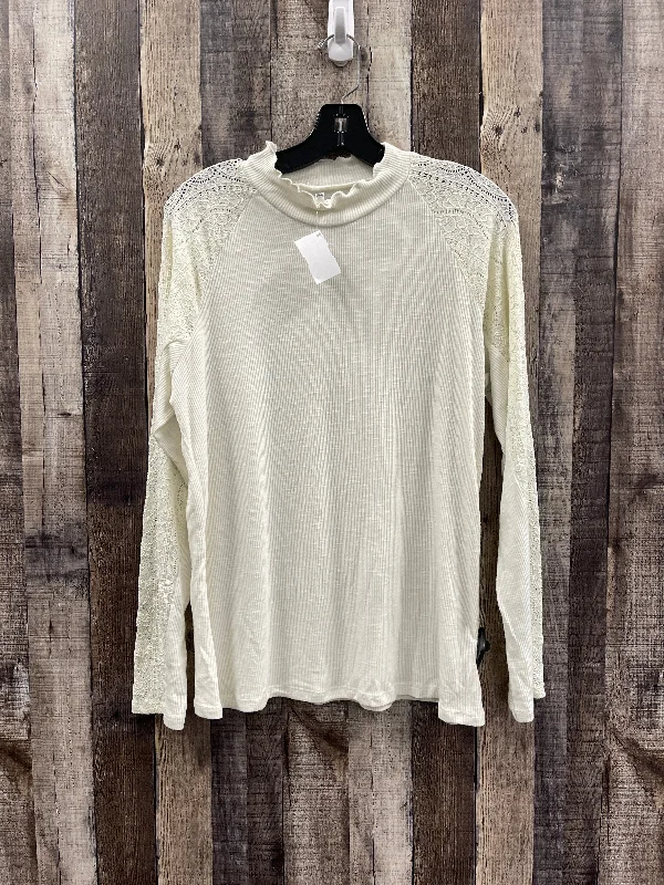 Top Long Sleeve By Maurices In Cream, Size: 2x