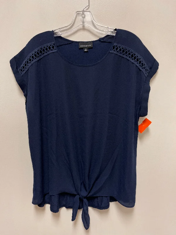 Top Short Sleeve By Fortune & Ivy In Navy, Size: M