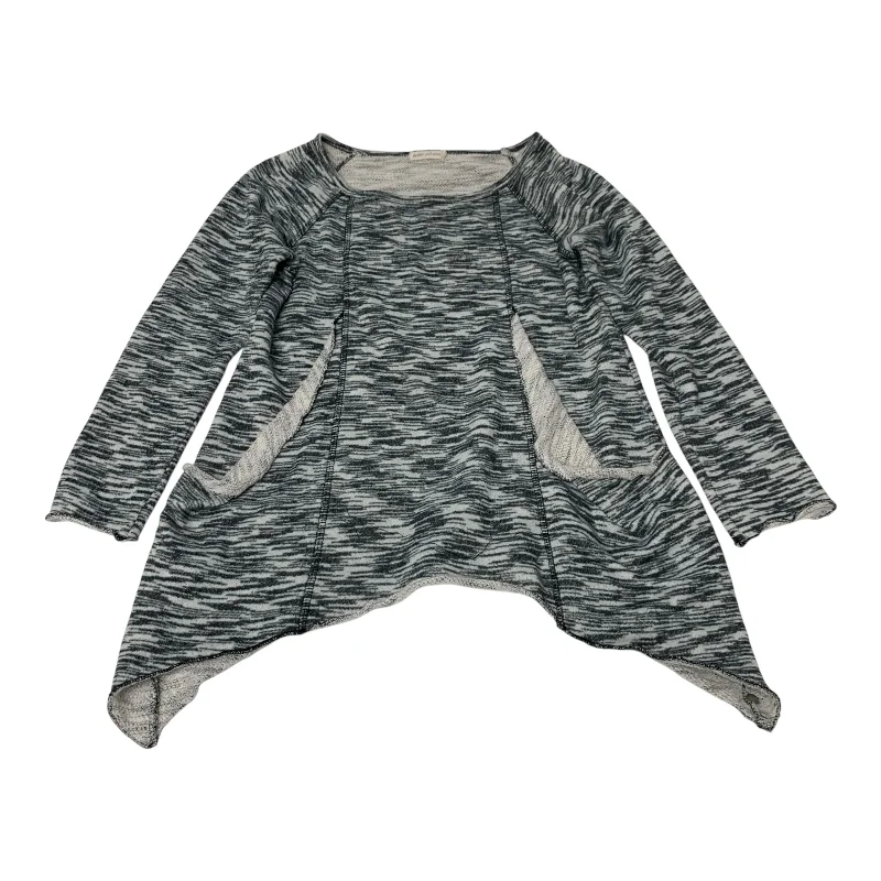 Top Long Sleeve By Pebble And Stone In Grey, Size: M